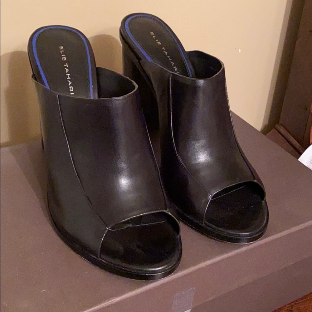Gorgeous black open toe mules